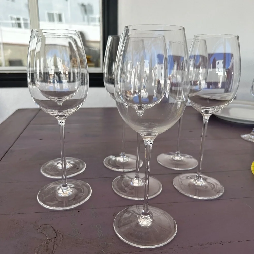 Williams Sonoma 7 White Whine Glasses